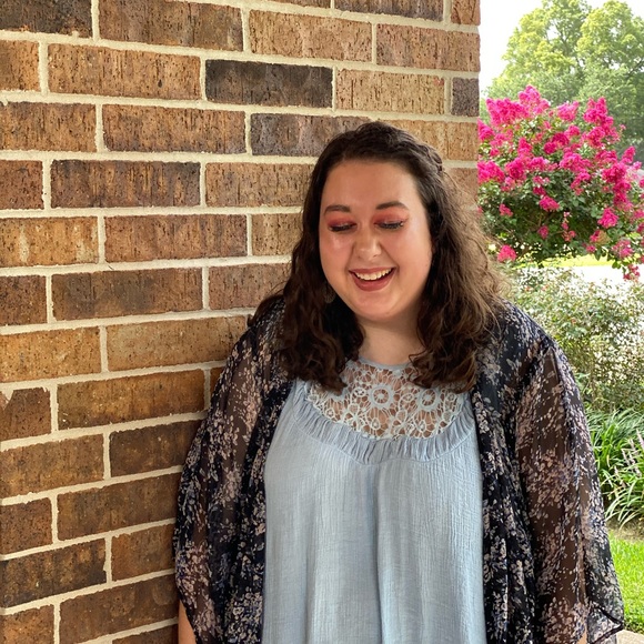 Meet your Posher, Claire - Picture 1 of 1